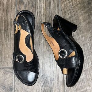 Born black leather 3.5”heels w/ 1” platform